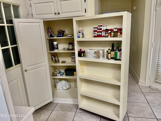 3057 Windwood Cir, Flowood, MS 39232 - view of pantry