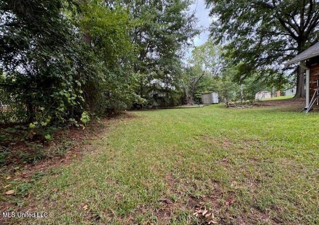 114 California Pl, Jackson, MS 39213 - view of green lawn