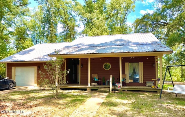 view of front of home with covered porch