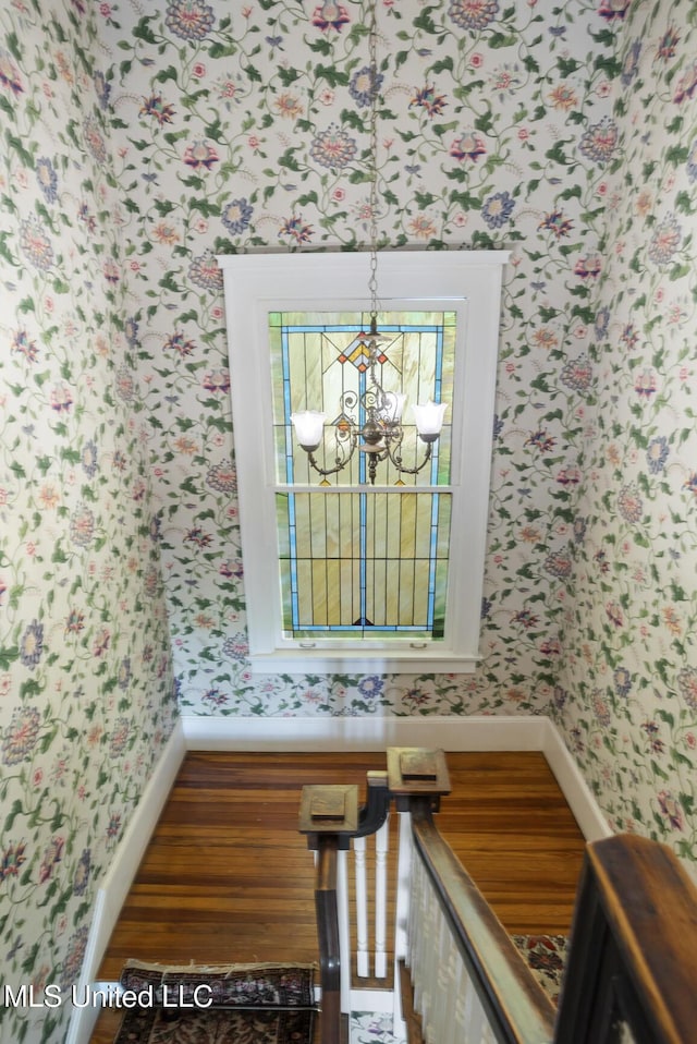 1704 N State St, Jackson, MS 39202 - detailed view of wallpapered walls and a chandelier