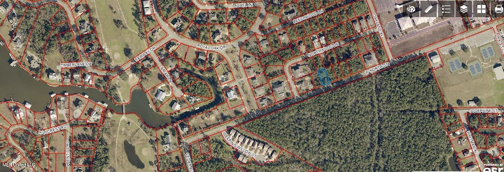01 W N St, Pass Christian, MS 39571