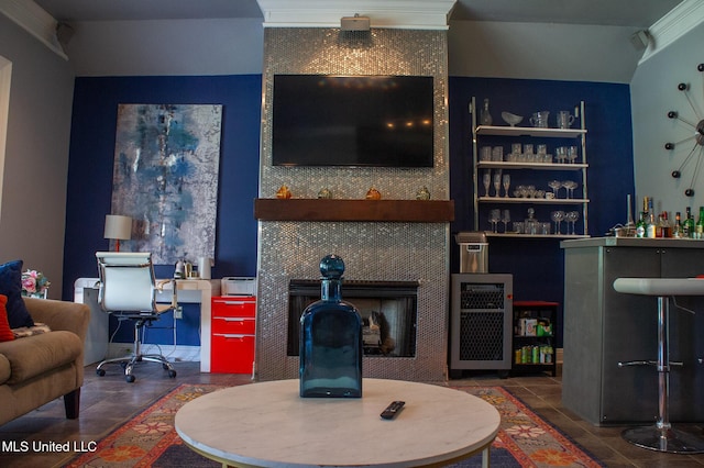 414 Spike Rdg, Canton, MS 39046 - living room with a dry bar