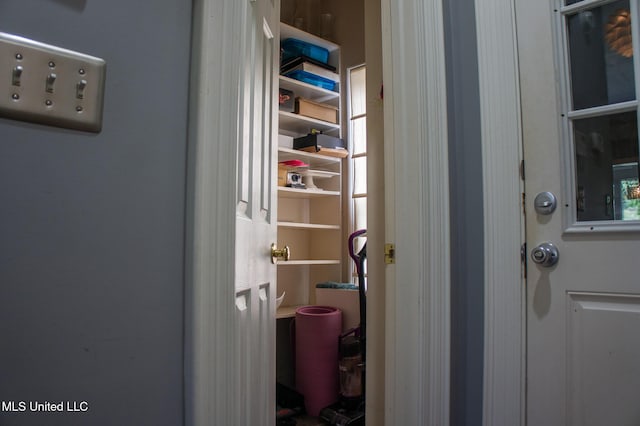 414 Spike Rdg, Canton, MS 39046 - interior space