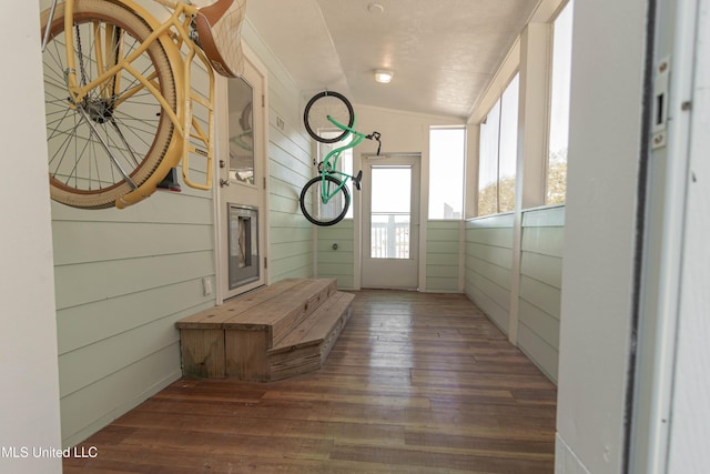 6717 Belle Fontaine Dr, Ocean Springs, MS 39564 - hallway featuring wood-type flooring and lofted ceiling