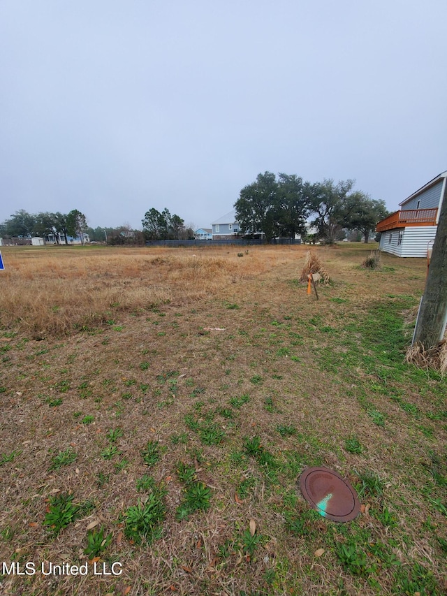 Listing photo 3 for 301 S Seashore Ave, Long Beach MS 39560