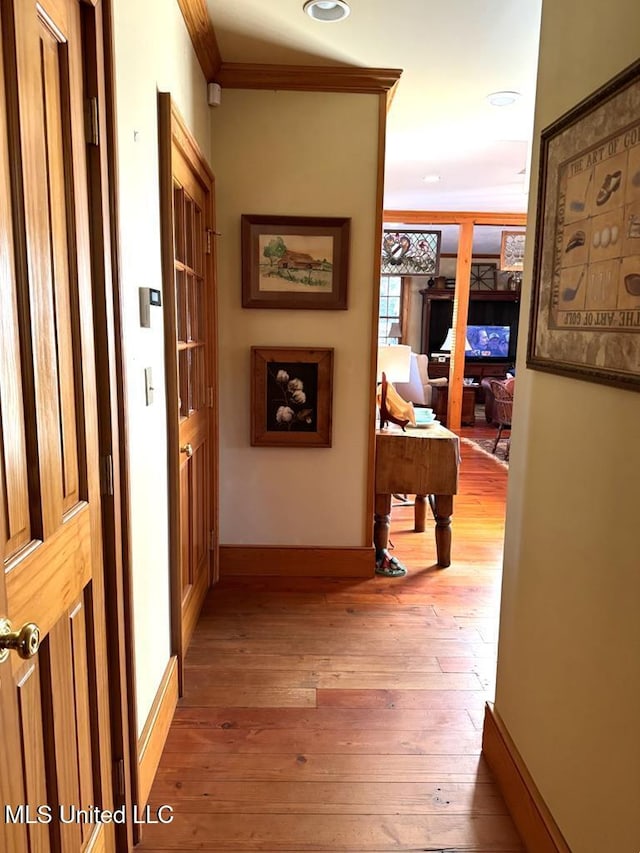 48 Fairway Dr, Natchez, MS 39120 - hall featuring crown molding and light wood-type flooring