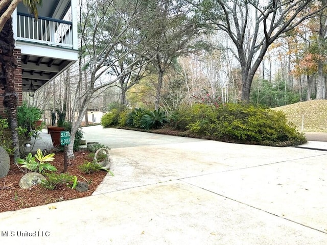 48 Fairway Dr, Natchez, MS 39120 - view of yard