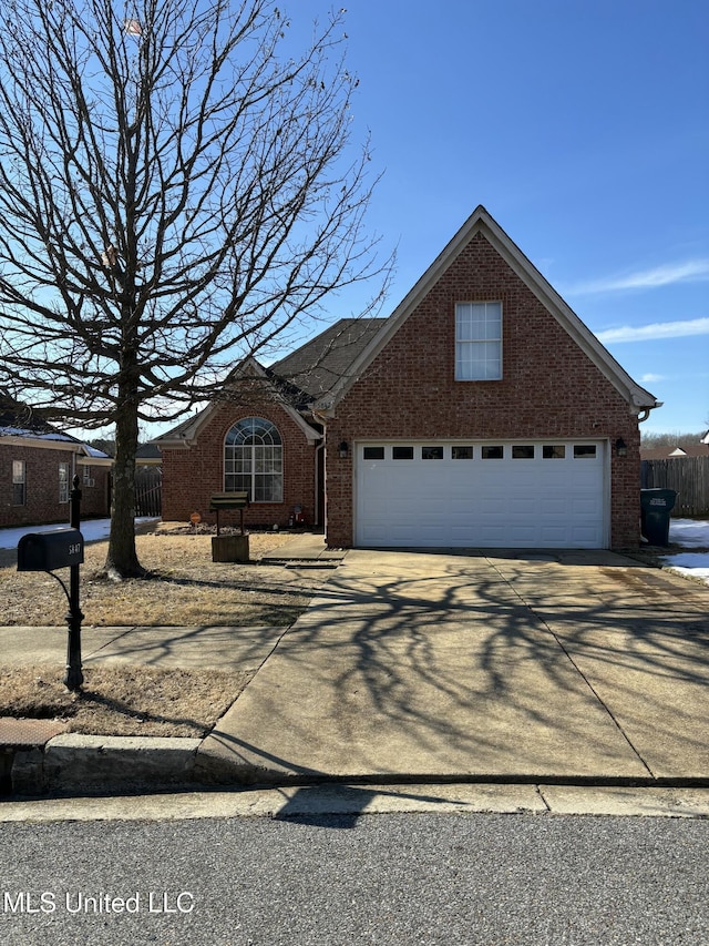 view of front facade featuring a garage