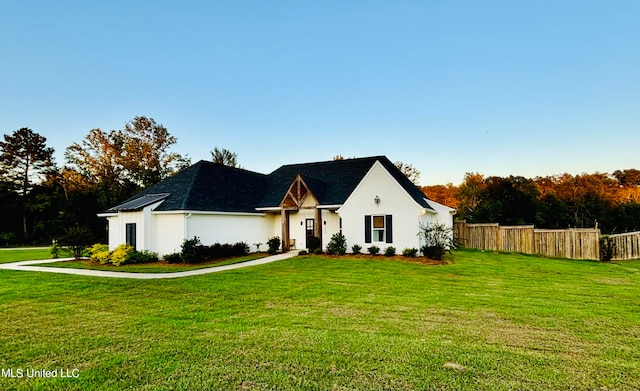 view of front of house with a front yard