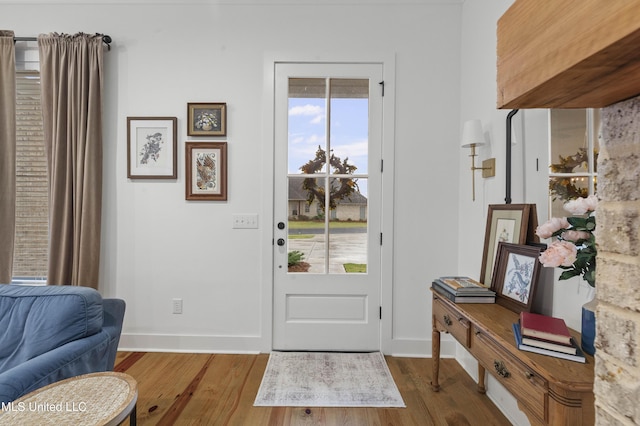 970 Glenwild Cir, Canton, MS 39046 - foyer featuring wood finished floors and baseboards