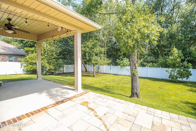 view of patio with ceiling fan