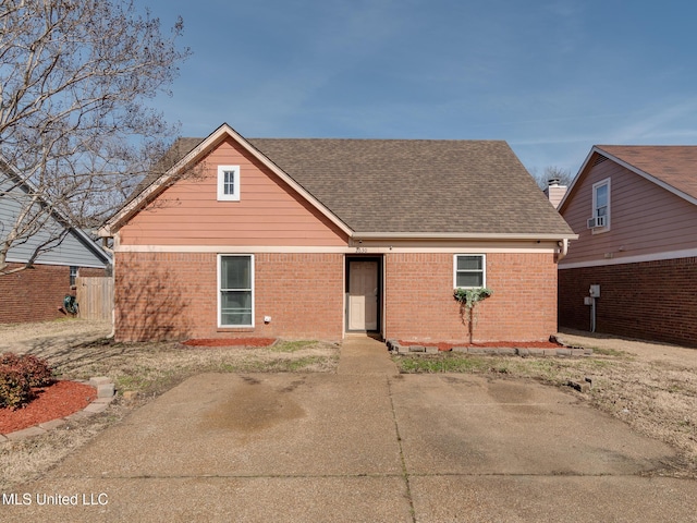 view of front of property featuring a patio