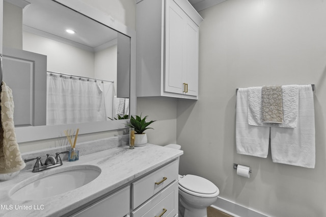 212 Ashbury Cv, Canton, MS 39046 - bathroom with vanity, recessed lighting, toilet, and a shower with curtain