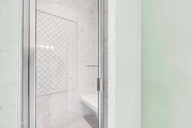 413 Miles Cv, Brandon, MS 39047 - bathroom with a shower