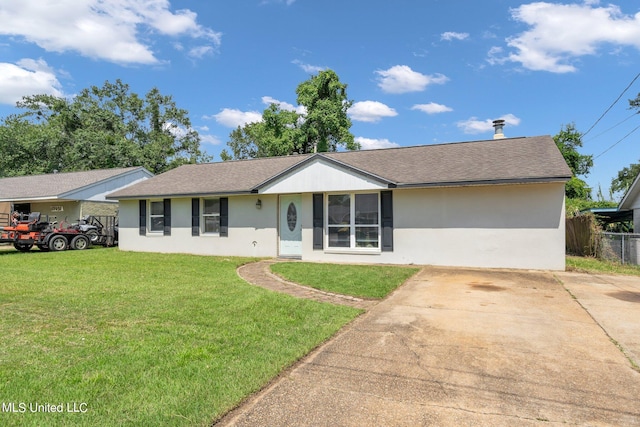 ranch-style house featuring a front yard