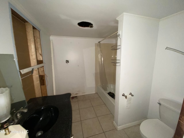 full bathroom featuring toilet, tile patterned flooring, sink, crown molding, and shower / tub combo