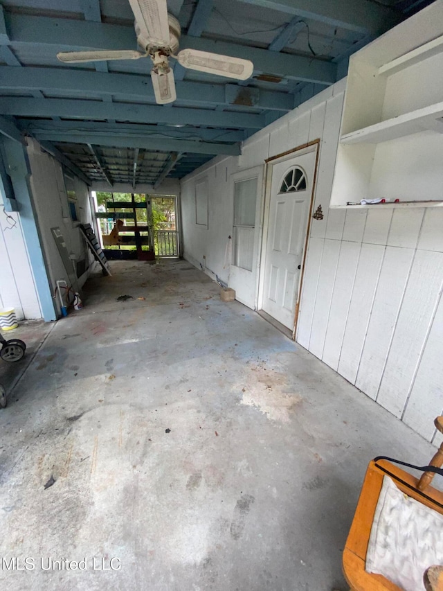 garage with ceiling fan