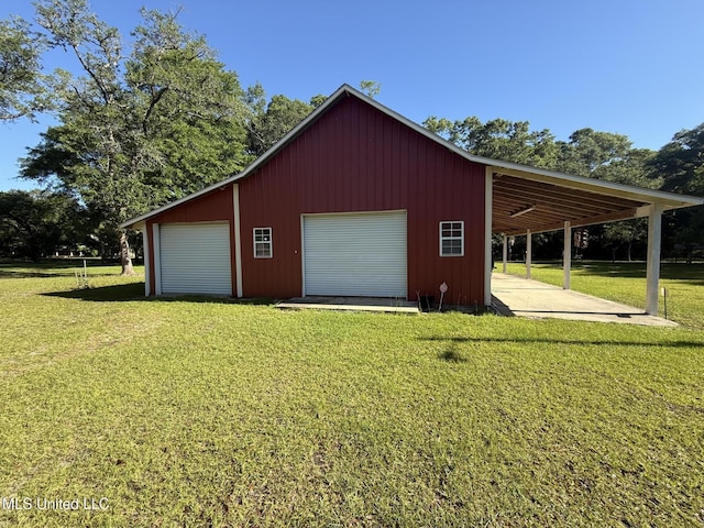 6709 Caraway Rd, Moss Point, MS 39562 - garage featuring a garage