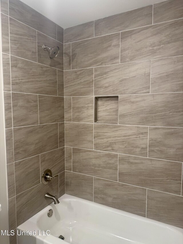 5322 Grays Valley Dr, Hernando, MS 38632 - full bathroom with  shower combination