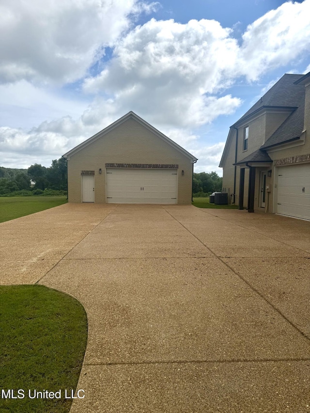 5322 Grays Valley Dr, Hernando, MS 38632 - view of detached garage