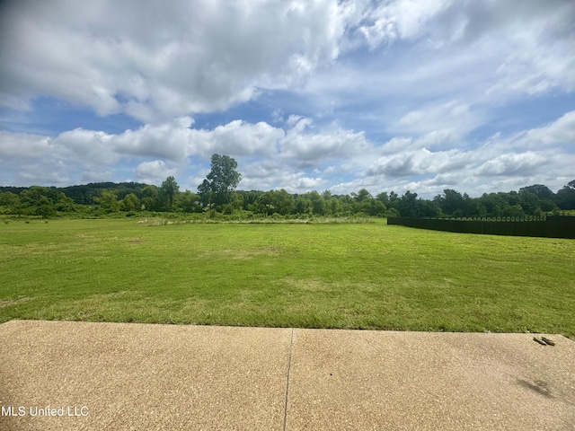 5322 Grays Valley Dr, Hernando, MS 38632 - view of grassy yard featuring a rural view