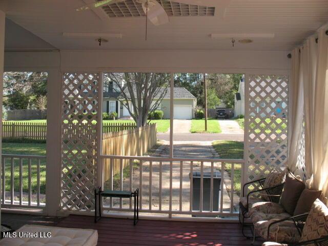 sunroom featuring a healthy amount of sunlight