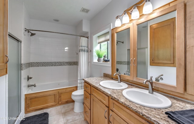 904 Northwood Cir, Brandon, MS 39047 - bathroom featuring toilet, a sink, visible vents, and shower / bathtub combination with curtain
