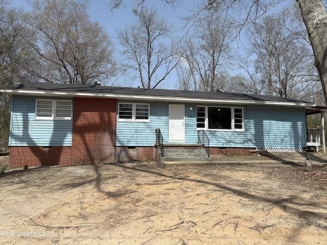 single story home featuring crawl space