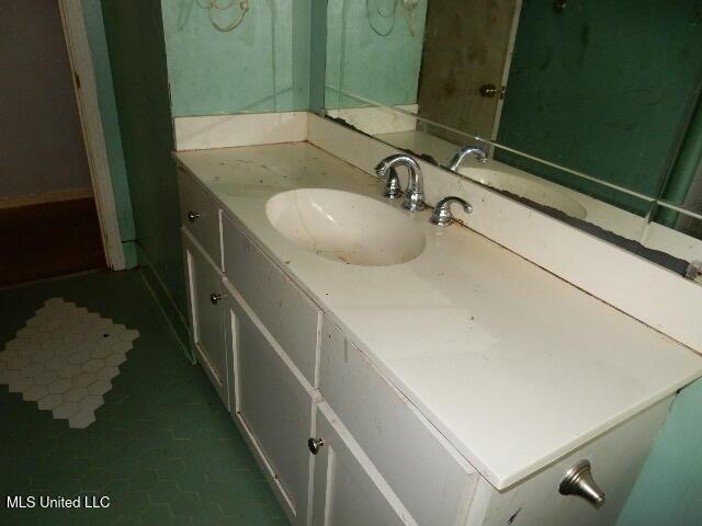 1510 Springridge Dr, Jackson, MS 39211 - bathroom with vanity