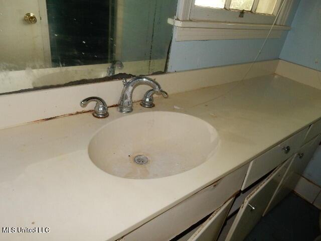1510 Springridge Dr, Jackson, MS 39211 - bathroom with vanity