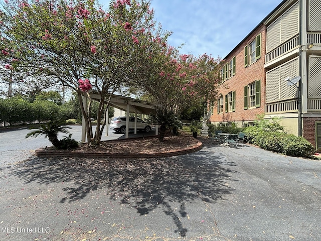 305 N Rankin St, Natchez, MS 39120 - exterior space with a carport