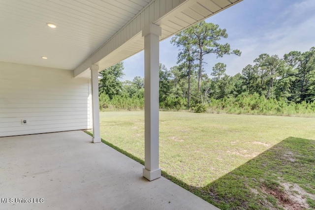 16043 W Dedeaux Rd, Gulfport, MS 39503 - view of grassy yard with a patio