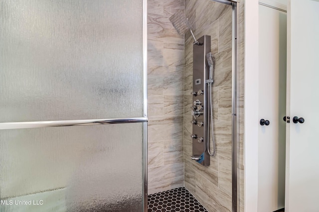 12394 Cypress Dr, Gulfport, MS 39503 - bathroom featuring a stall shower