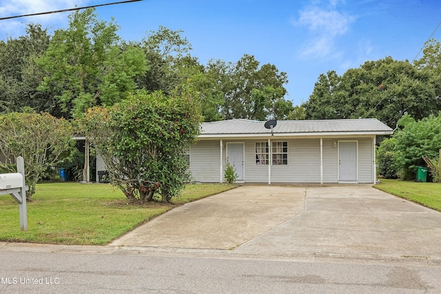 view of front of home with a front yard