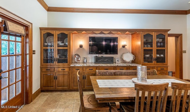 305 Creekbend Rd, Natchez, MS 39120 - dining space with crown molding and baseboards