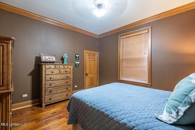 305 Creekbend Rd, Natchez, MS 39120 - bedroom featuring hardwood / wood-style flooring, crown molding, and a ceiling fan