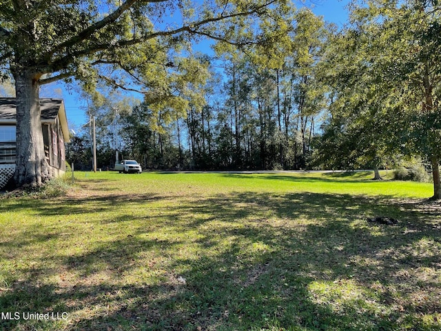 Listing photo 2 for 902 E Lakeshore Dr, Carriere MS 39426