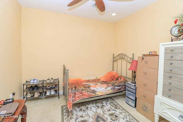 bedroom with ceiling fan