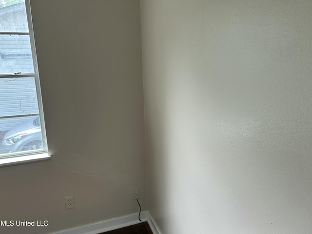 1110 Barbara Ann Dr, Jackson, MS 39204 - empty room with baseboards