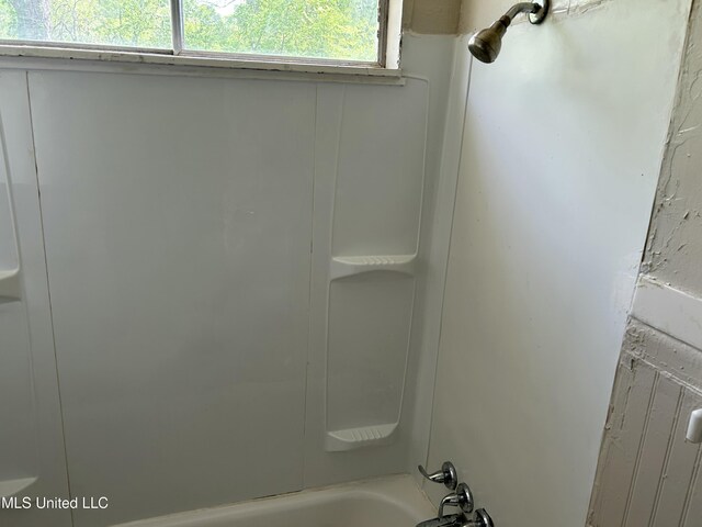 1110 Barbara Ann Dr, Jackson, MS 39204 - full bathroom with shower / bathing tub combination