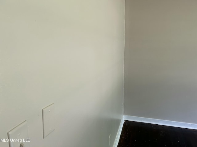 1110 Barbara Ann Dr, Jackson, MS 39204 - interior details featuring baseboards