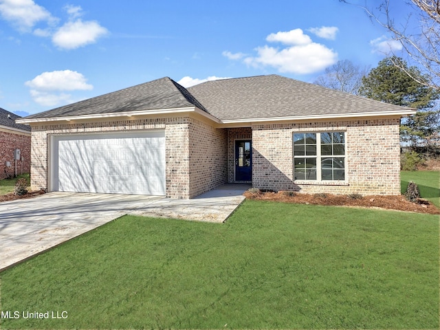 view of front facade featuring a garage and a front lawn