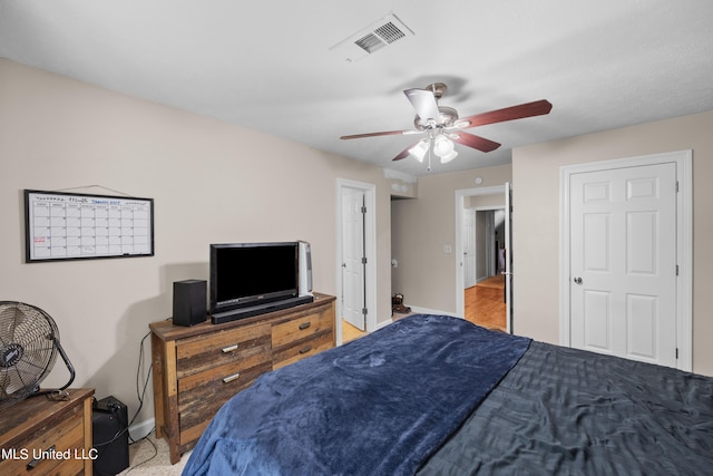 bedroom with ceiling fan