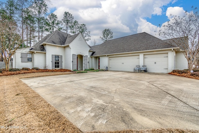 view of front of house featuring a garage