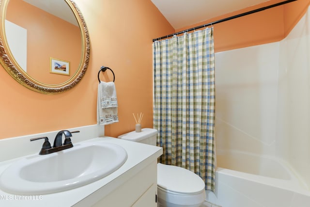 1215 23rd St, Gulfport, MS 39501 - bathroom featuring vanity and shower / bath combo