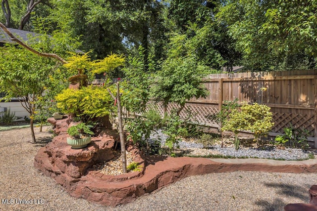 2085 Pat Ln, Biloxi, MS 39531 - view of yard
