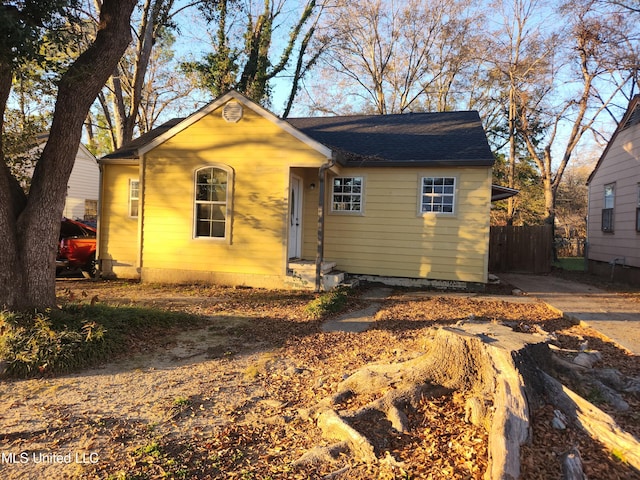 view of front of property