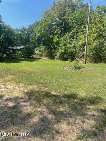 213 Division St, Como, MS 38619
