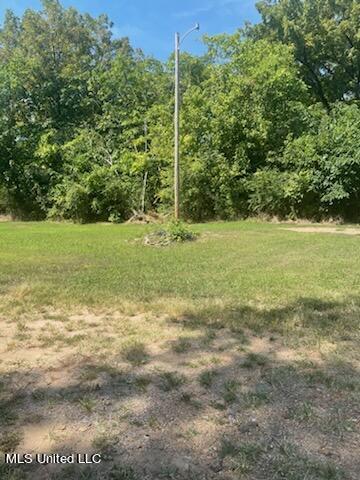 213 Division St, Como, MS 38619