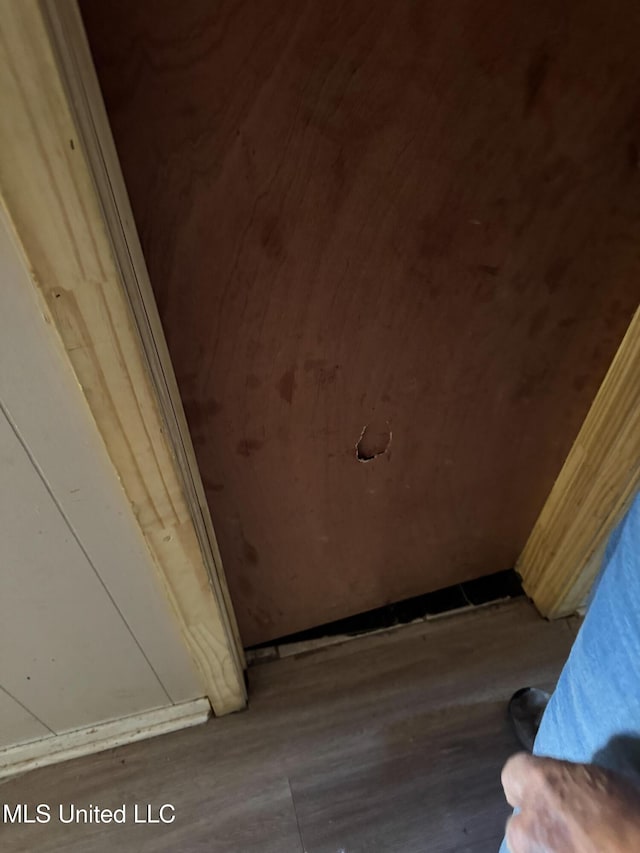 306 Hillcrest St, Carthage, MS 39051 - detailed view of wood finished floors